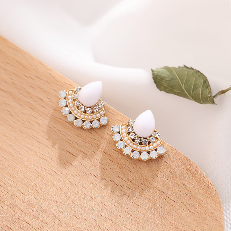 Fan-shaped Rhinestone Vintage Bohemian Classic Style Earrings