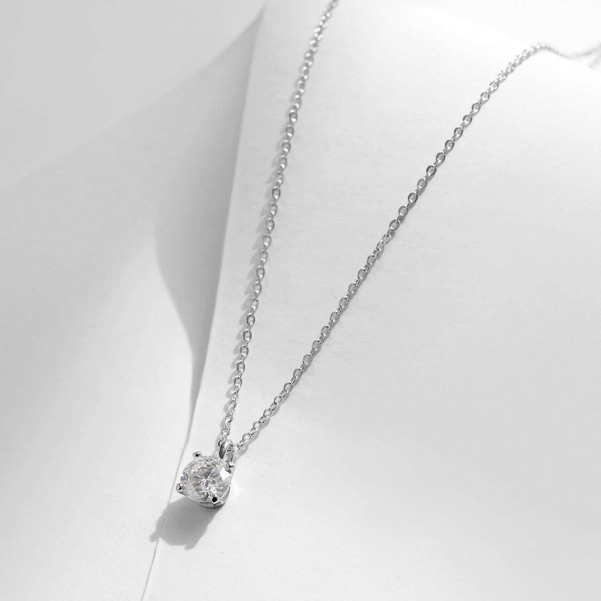 Moissanite Pendant Necklace in Sterling Silver – Elegant Clavicle Chain for Everyday Elegance