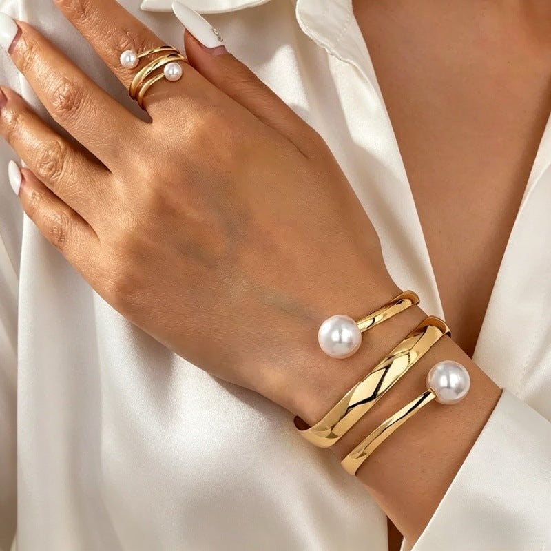 Trendy Exaggerated Metal Texture Glossy Female High Sense Niche Wide Bracelet