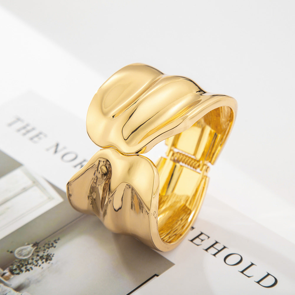 Women's Gold Alloy Electroplating Opening Does Not Bracelet