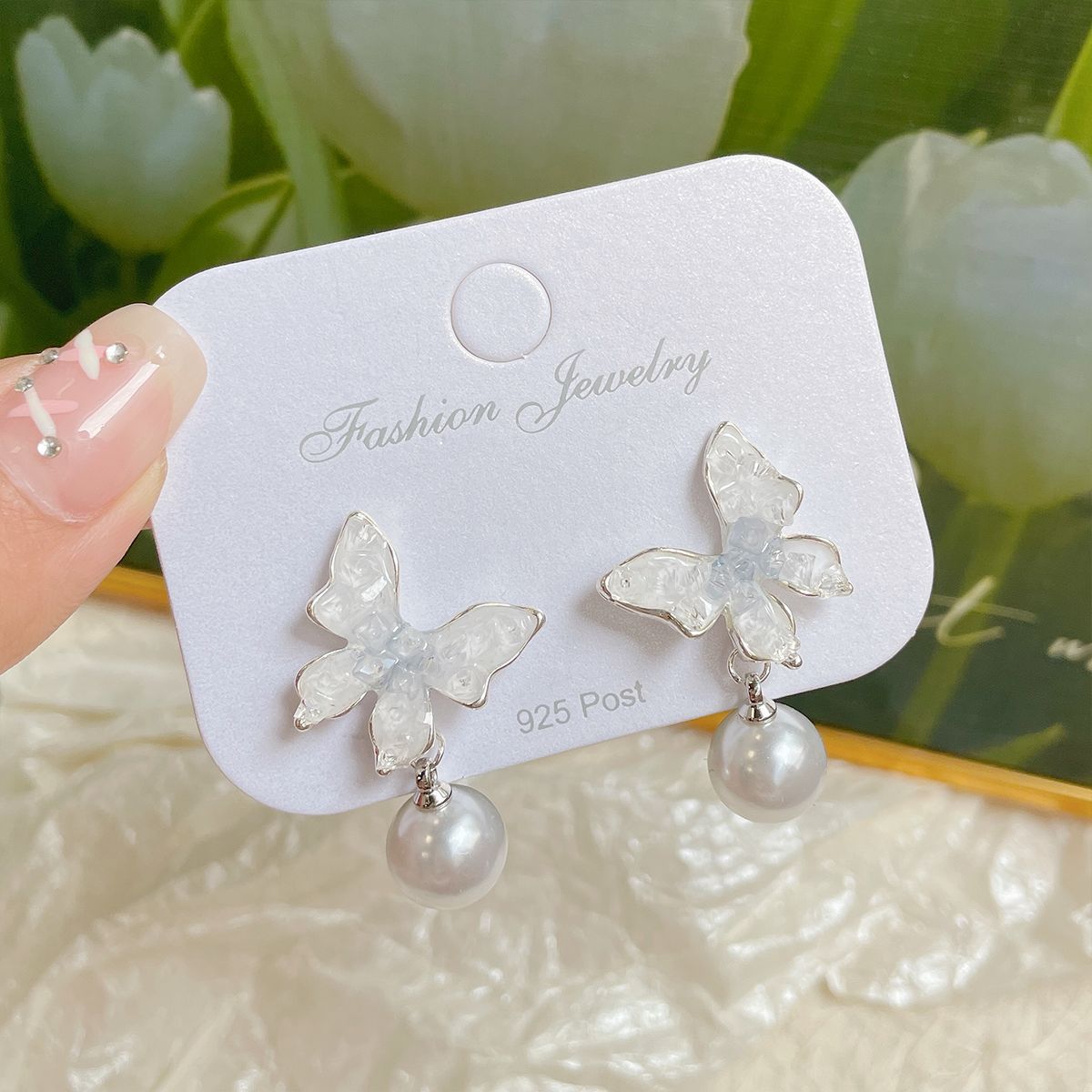 Women's Gradient Crystal Bow Sier Needle Light Luxury Pearl Butterfly Earrings