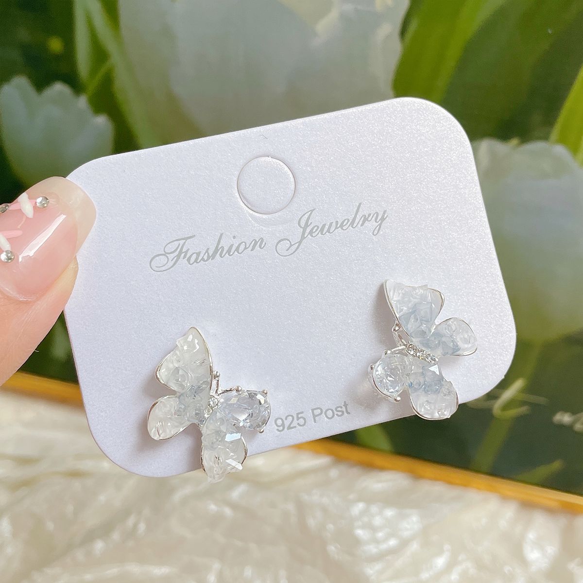 Women's Gradient Crystal Bow Sier Needle Light Luxury Pearl Butterfly Earrings