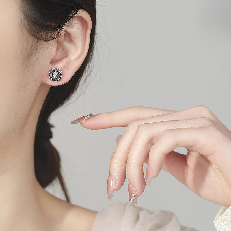 Men's Three-dimensional Yellow God Of Wealth Fashion Simple Round High Sense Stud Earrings