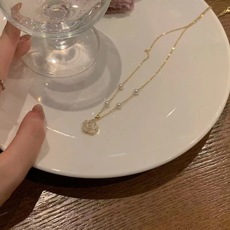 Women's Gradient Love Cold Style Clavicle Chain Niche Necklace