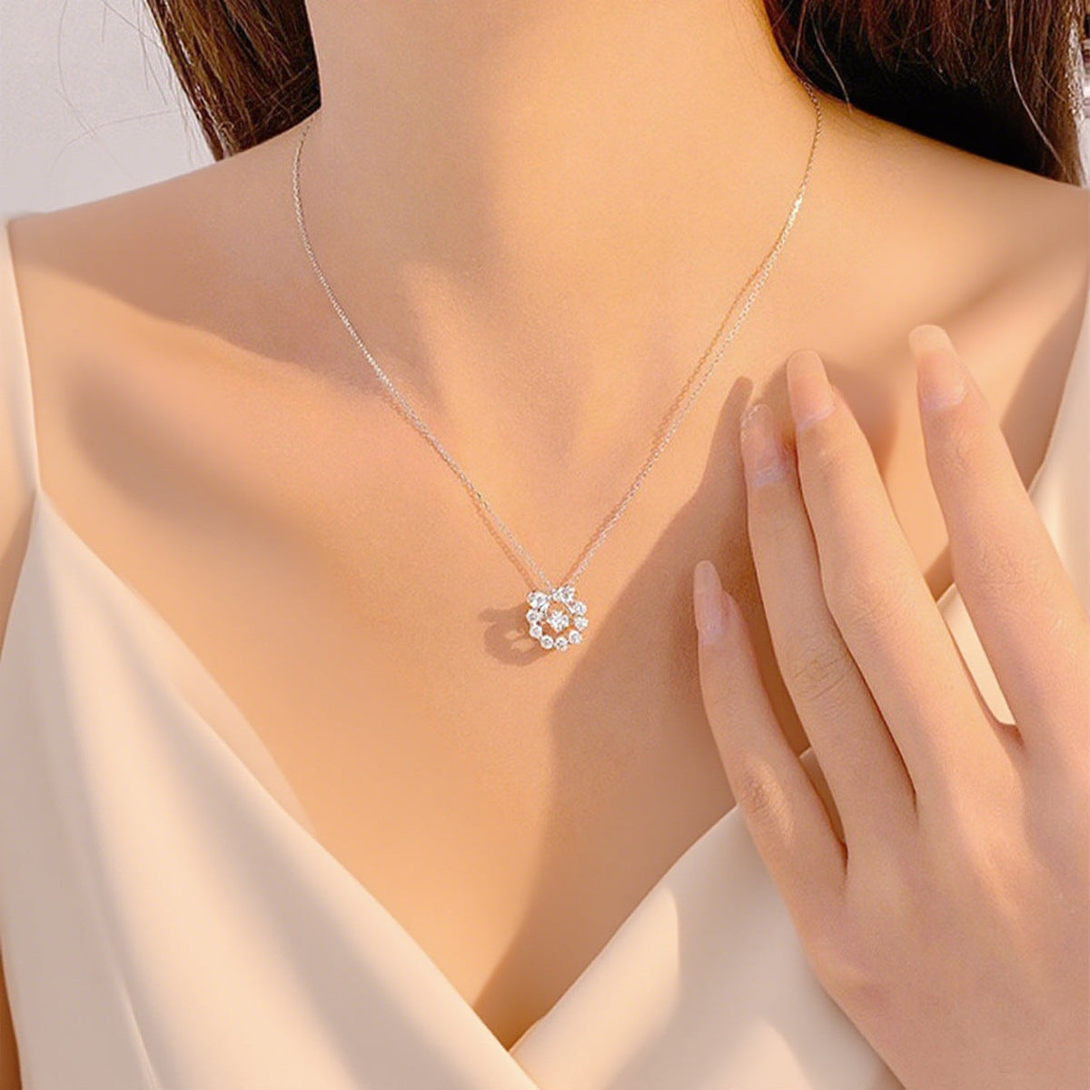 Bowknot Smart Rhinestone Titanium Steel Light Luxury Exquisite Pulsatile Heart Necklaces