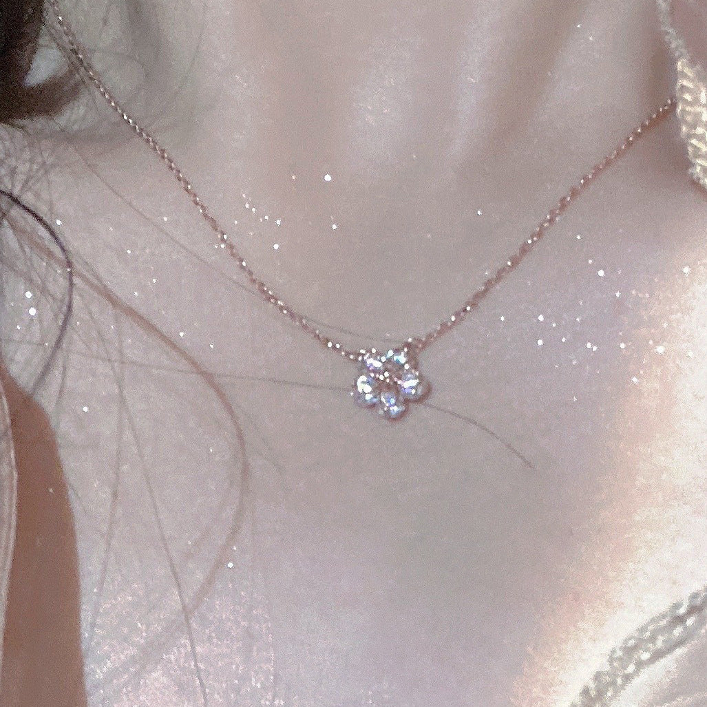 Women's Clavicle Chain Simple Light Luxury Niche Advanced Necklace