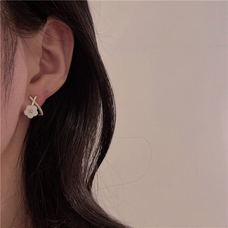 Women's Compact Mini Flower For Trendy Elegant Wild Niche Sweet Earrings