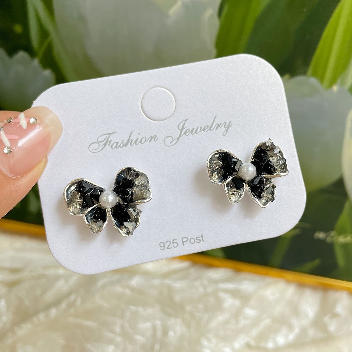 Women's Gradient Crystal Bow Sier Needle Light Luxury Pearl Butterfly Earrings