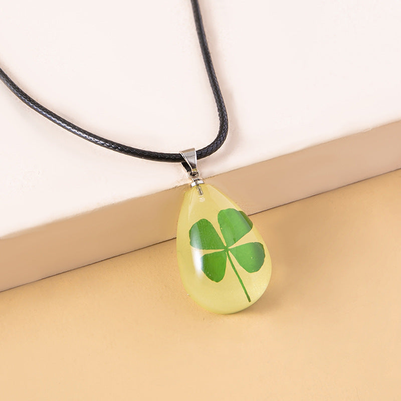 Drop Four-leaf Clover Noctilucent Mori Dried Flower Series Pendant