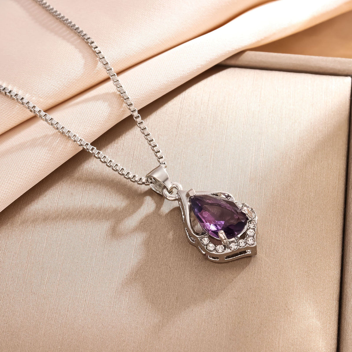 Sier Water Drop Amethyst Clavicle Chain Pendants
