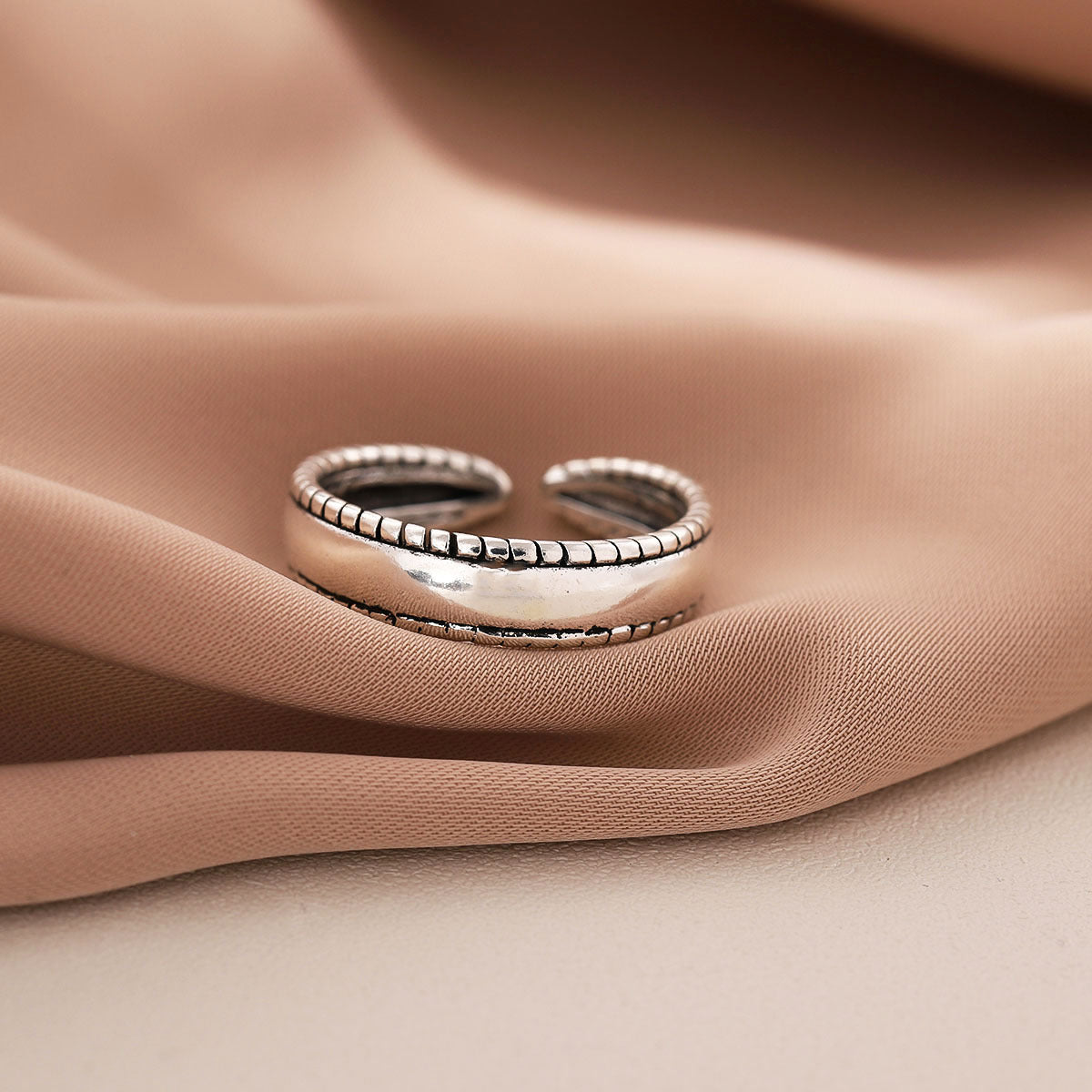 Women's Korean Style Personalized Middle Glossy Retro For Twisted Opening On Rings