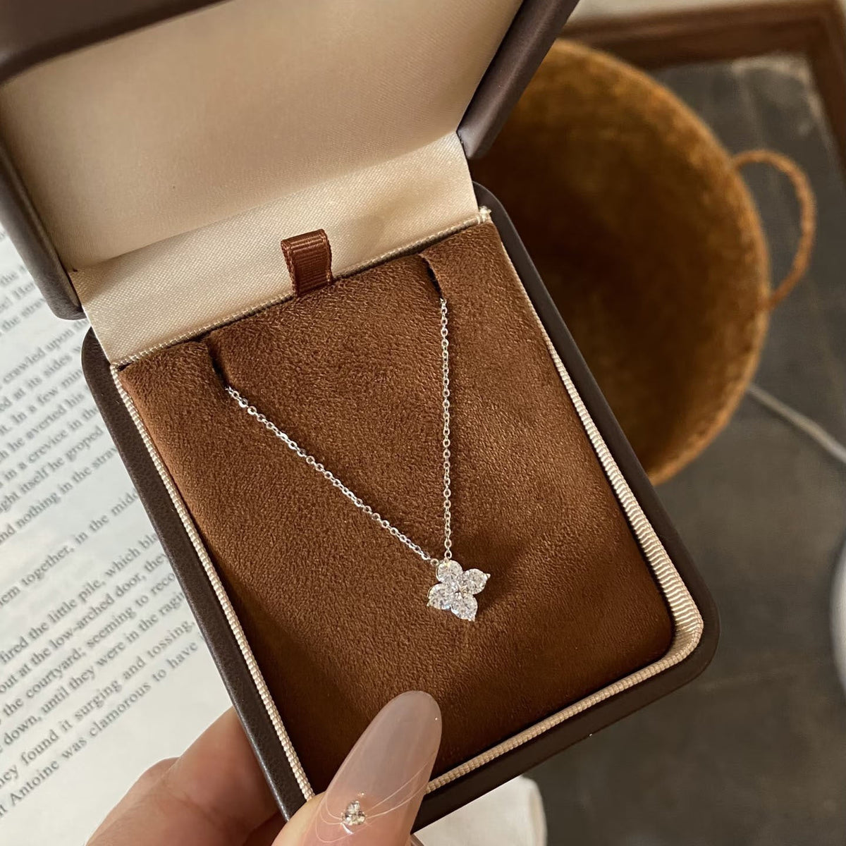 Women's Clover Zircon For Light Luxury Minority High-grade Pendants