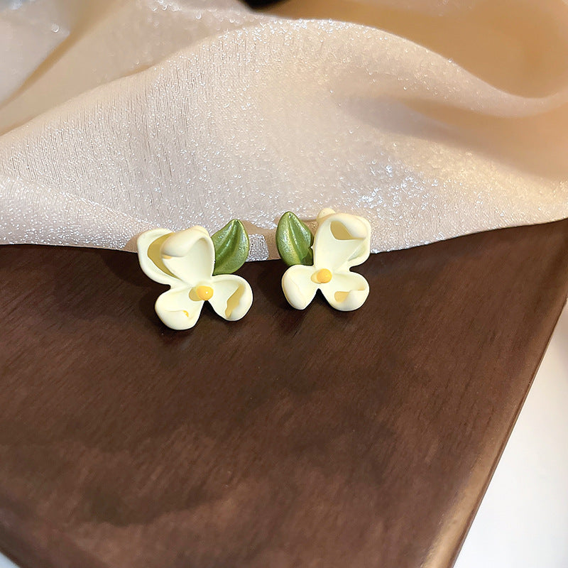 Sier Pearl Flower Temperamental Niche High-grade Earrings