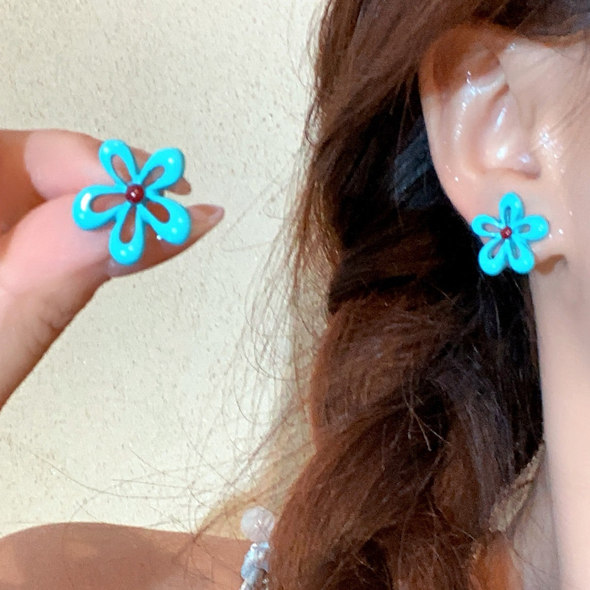 Women's Fresh Glaze Flowers Hollow Ear Fashion Temperament Minority Earrings