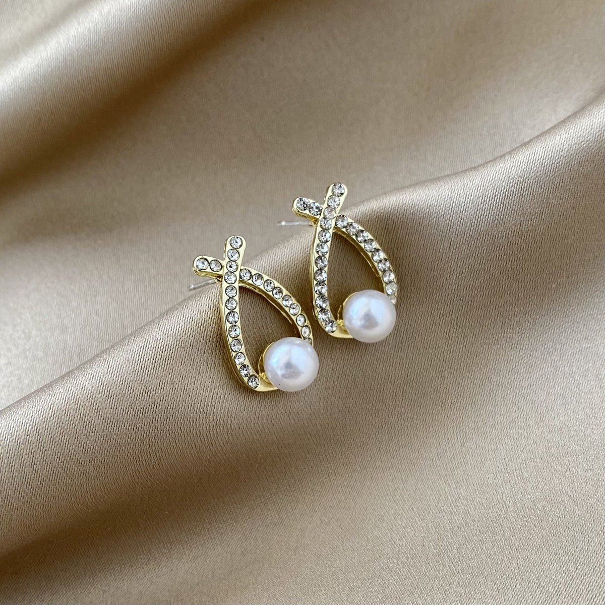 Needle Light Luxury French Pearl Retro Design Cat Eye Star Stud Earrings