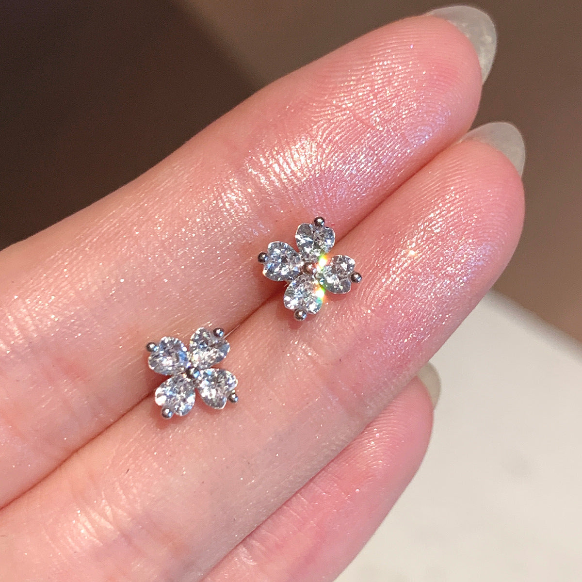 Women's Beautiful Super Flash Zircon Light Luxury High-grade Earrings