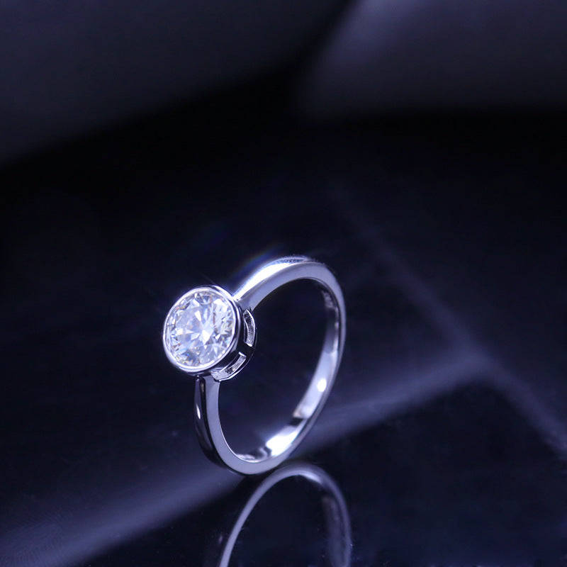 Geometric Round D-Color VVS1 Moissanite Engagement Ring in Sterling Silver – 1 Carat Brilliant Cut