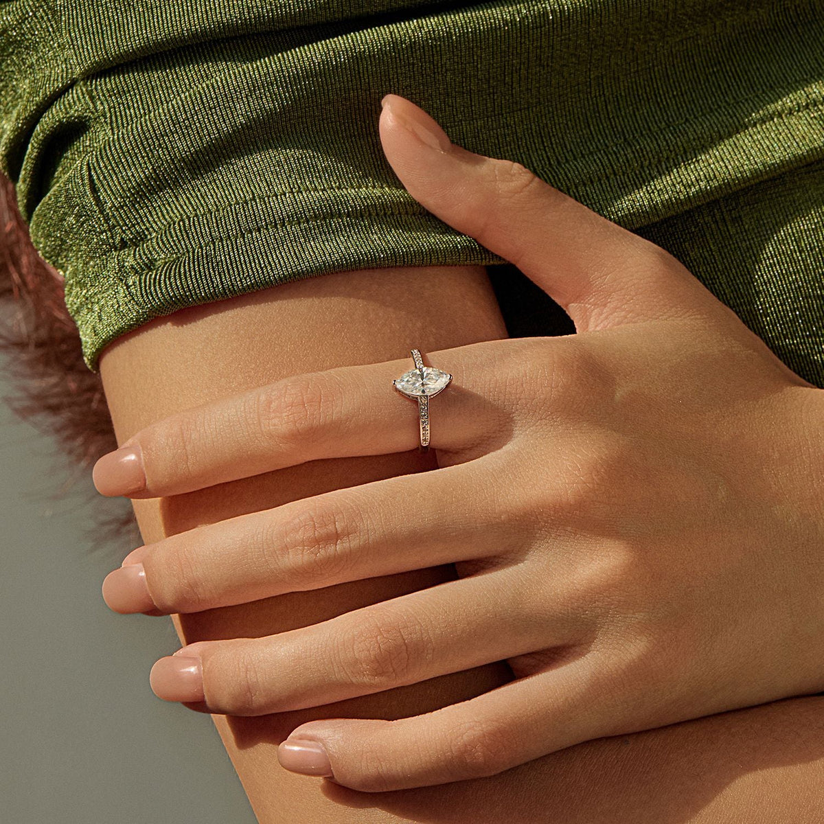 Marquise-Cut D-Color VVS1 Moissanite Engagement Ring in Sterling Silver – Elegant Luxury Band for Women