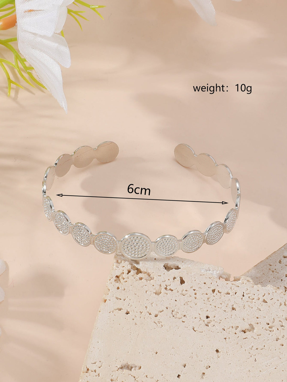 Winding Hollow Open-end High-grade Light Luxury Bracelets
