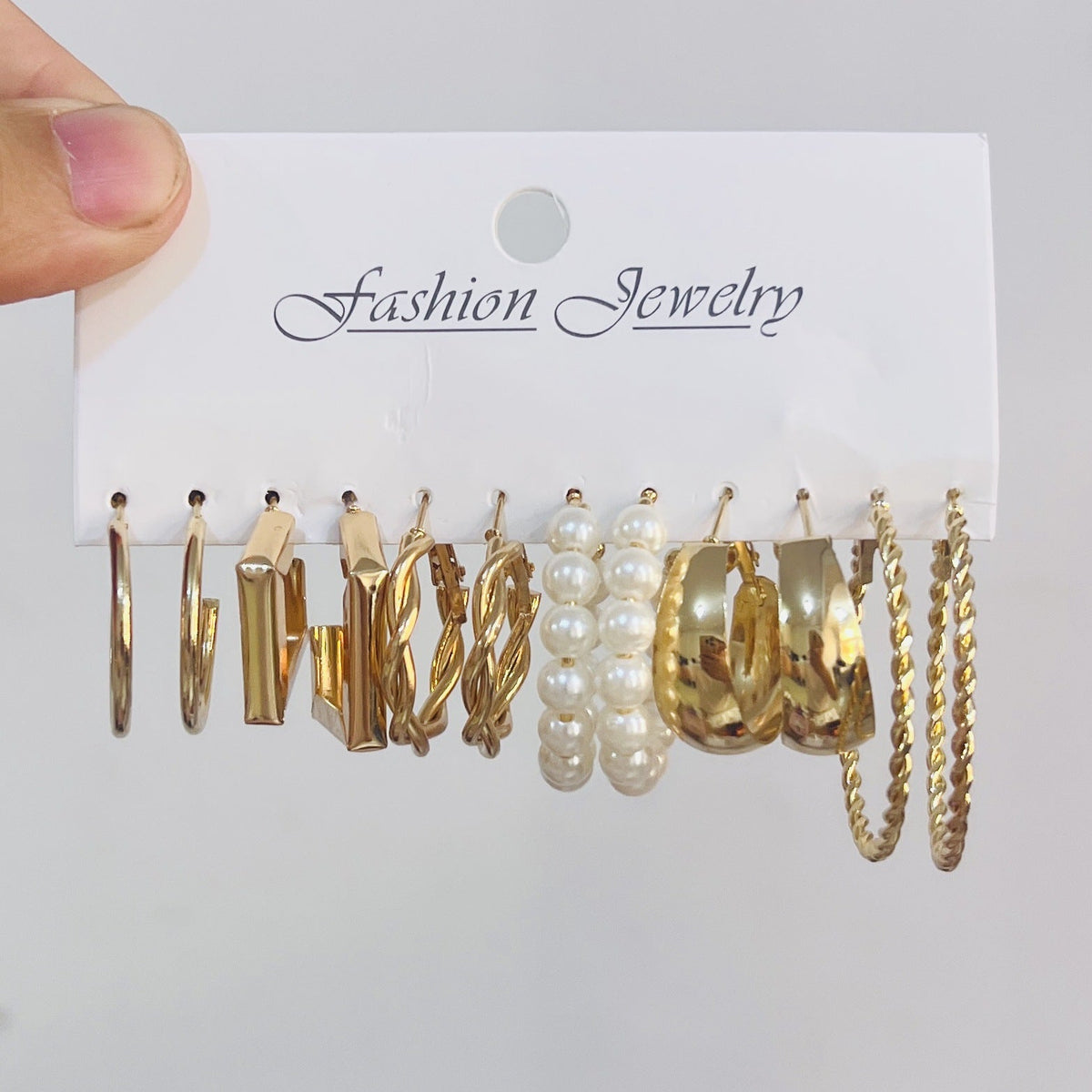 Women's French Retro Circle Pearl For Stud Earrings