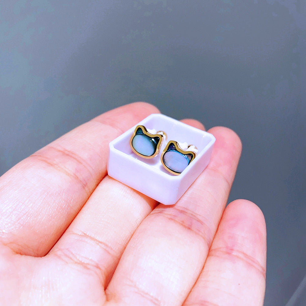 Women's Screw Tightening Buckle Simple Elegant Heart Earrings