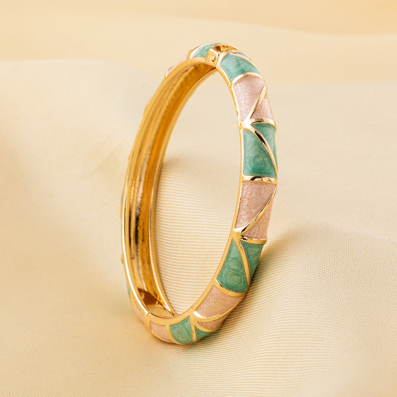 Old Tourist Souvenir Enamel Color Fine Bracelet