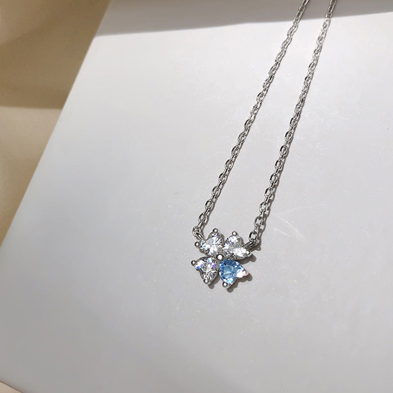 Diamond Zircon Heart-shaped Four-leaf Clover Niche Necklace