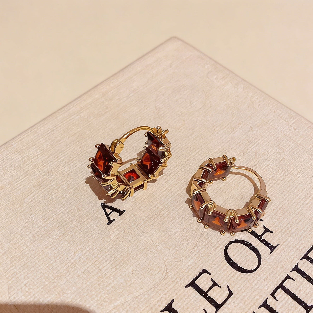 Women's Sense Of Atmosphere Crystal Zircon Eardrops Fashionable Elegant Earrings