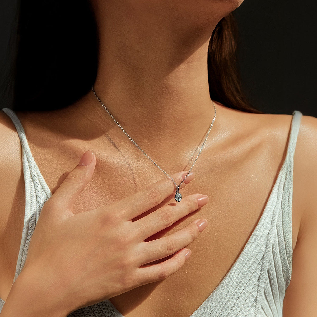 Geometric D-Color VVS1 Moissanite Pendant Necklace in Sterling Silver – Delicate Clavicle Chain