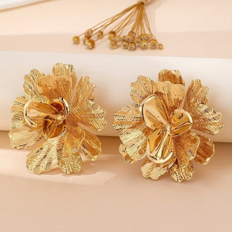 Women's Retro Gold Camellia For Temperamental Minority Rings