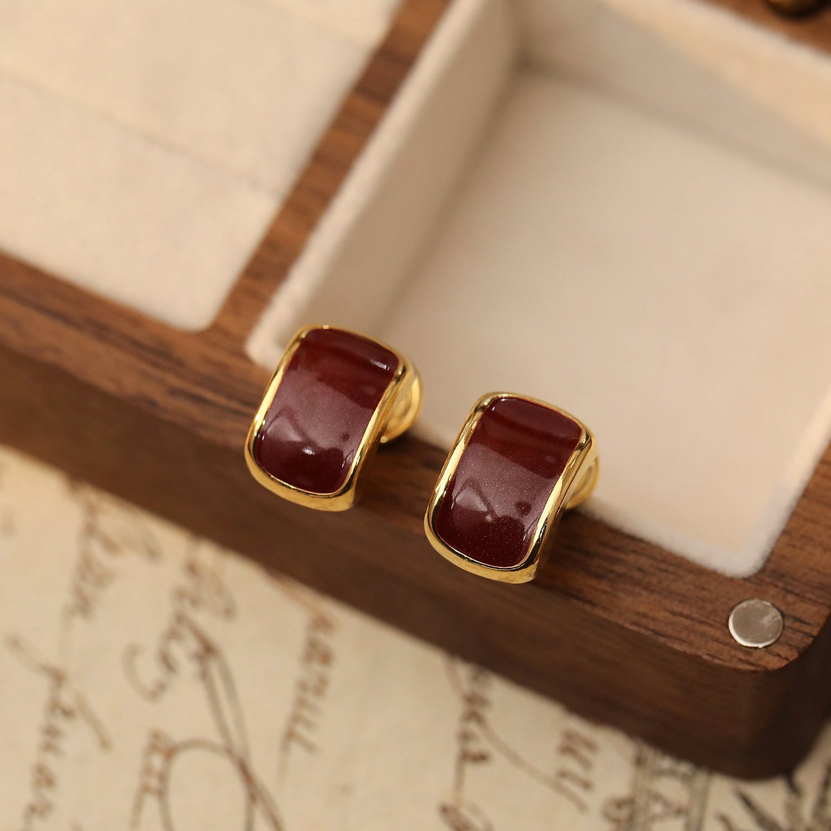 Pearlescent Mosquito Coil Enamel Art High Sense Retro Earrings