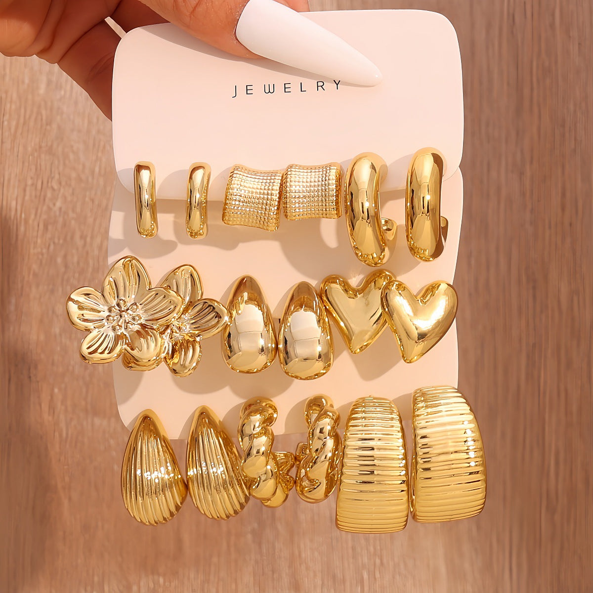 Women's Fashion Exaggerated Shaped Suit Personalized Gold Sier Earrings