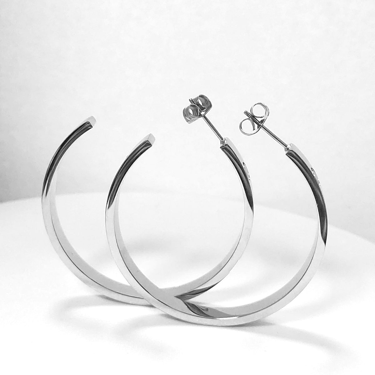 Screw Shaped Titanium Steel Fashion Colored Gold Round High-grade Stud Earrings