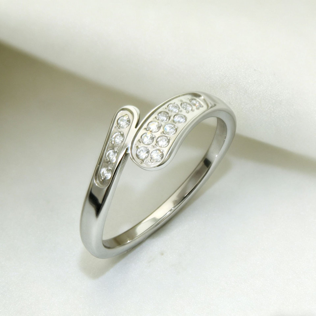 Women's Stainless Steel Style Light Luxury Fashion Ring