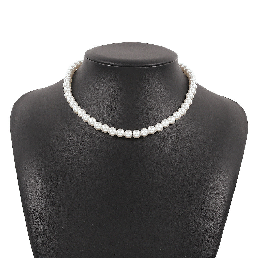 Women's Elegant Retro Fashion Exaggerated Pearl Geometric Necklaces