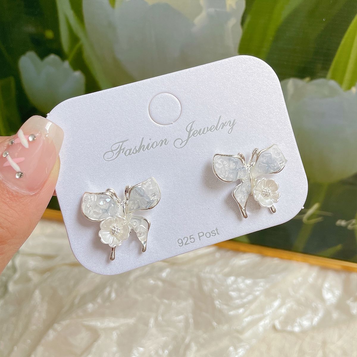 Women's Gradient Crystal Bow Sier Needle Light Luxury Pearl Butterfly Earrings