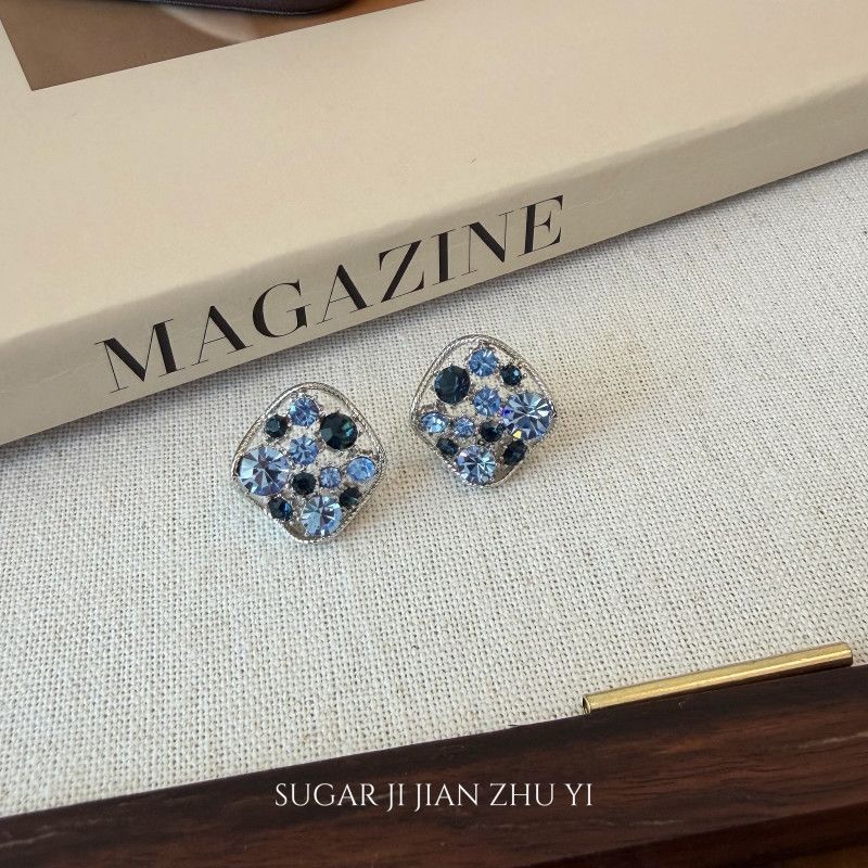 Feeling Blue Zircon Hollow Ear Gentle High Sense Elegant Wild Stud Earrings
