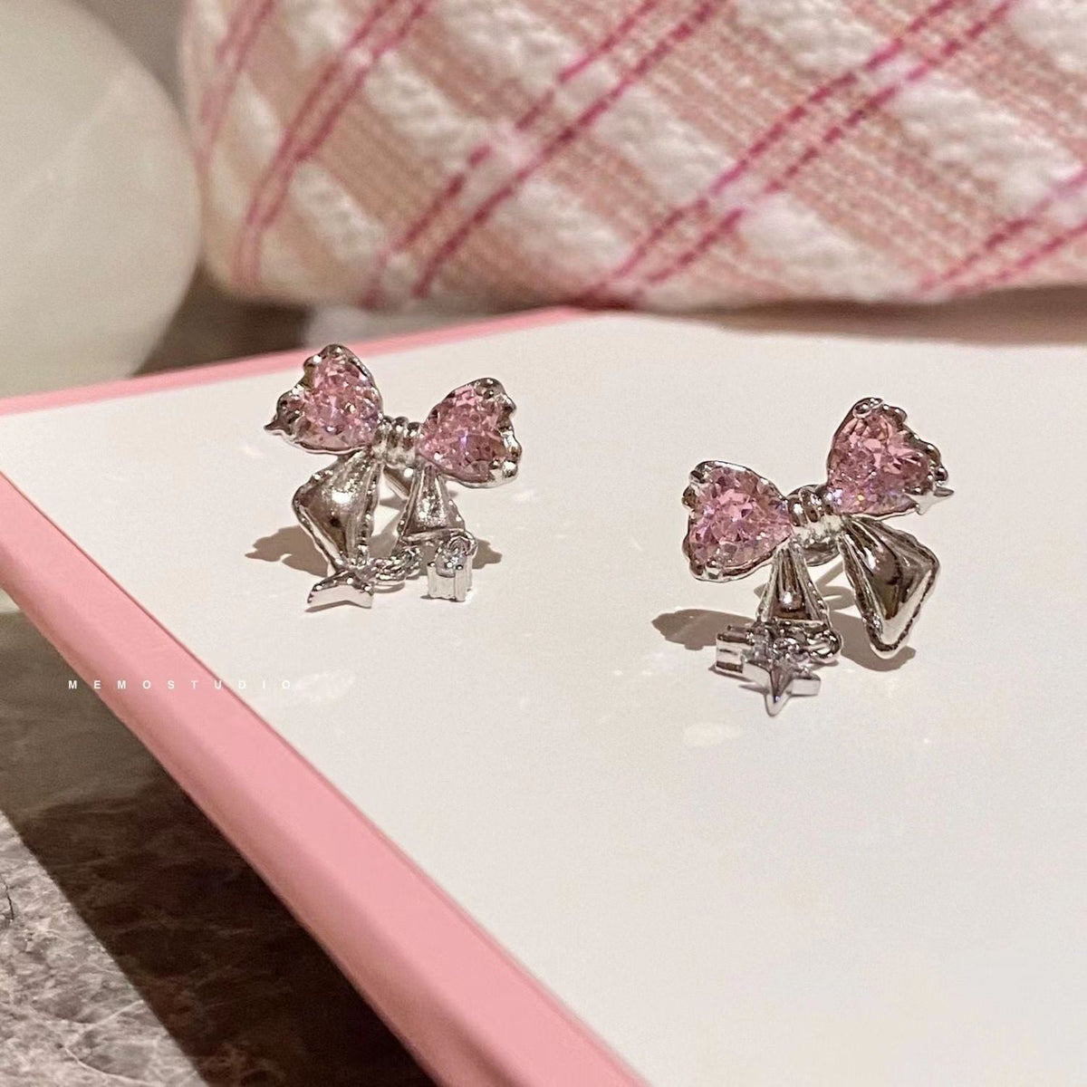 Sier Needle Asymmetric Cross Style Temperament Ear Clip Cold Earrings