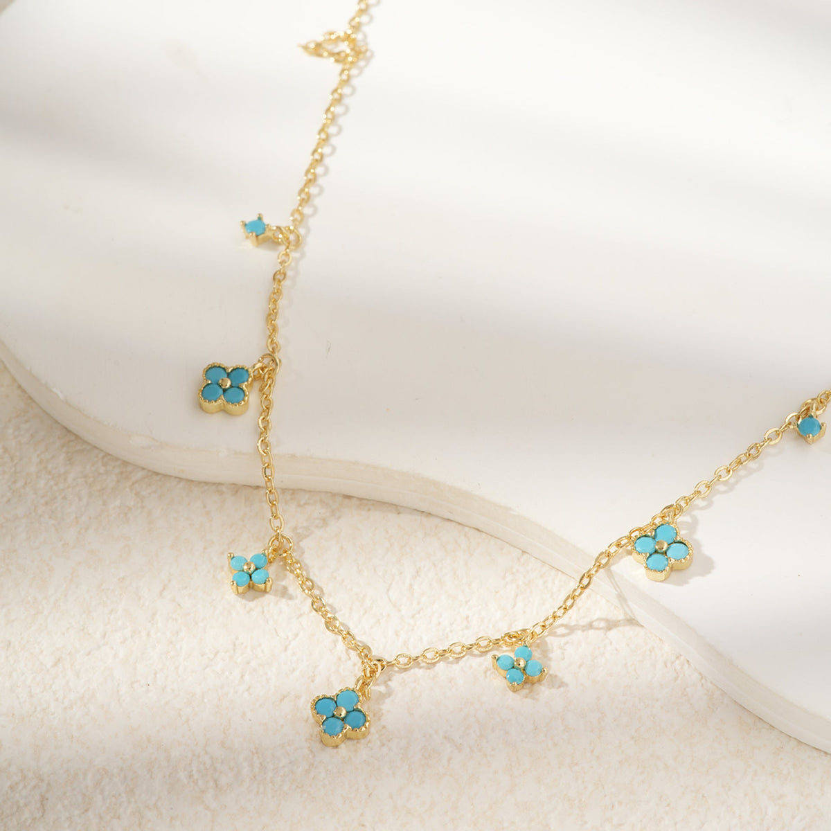 Flower-shaped Clavicle Chain Fashion Inlaid Zirconium Design Birthday Pendant