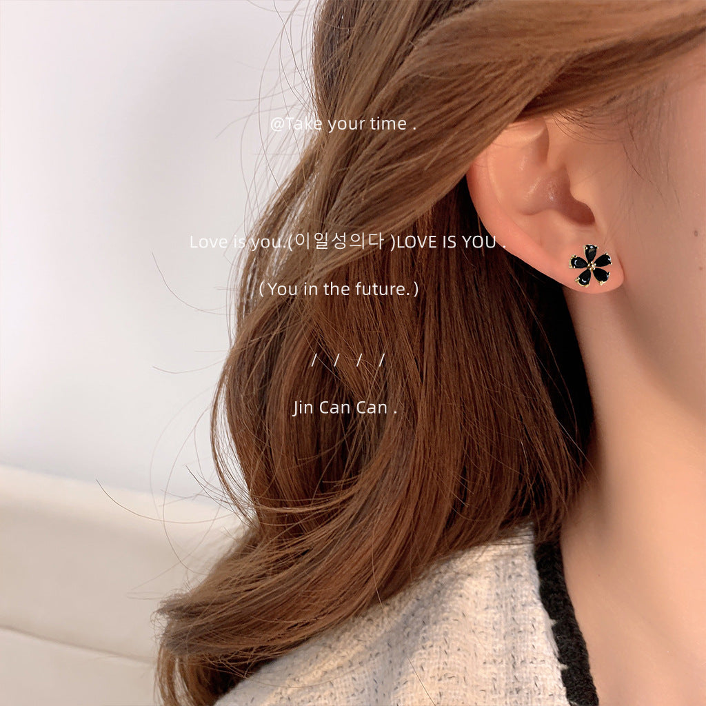 High-grade Temperament Micro Inlaid Zircon Black Small Flower Sier Plated Earrings