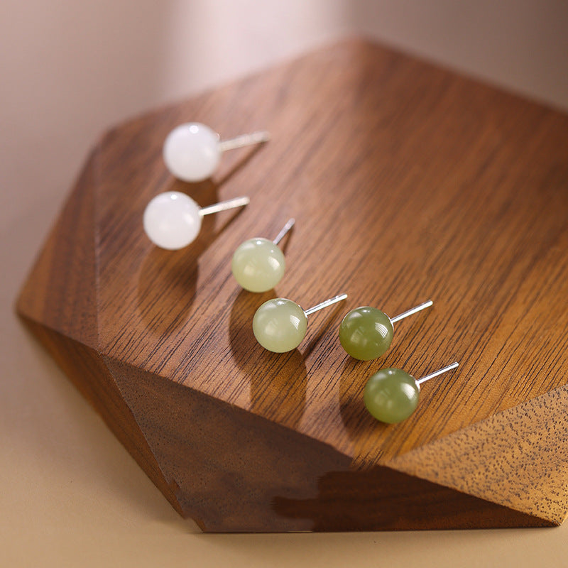 Women's Retro Style High Sense Niche Temperament Simple Compact Stud Earrings