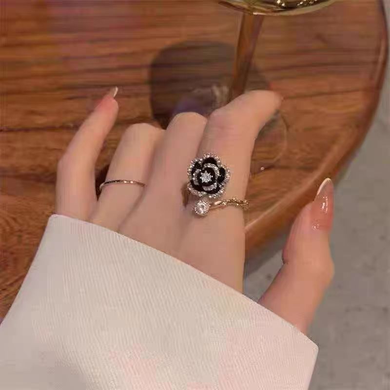 Women's Black Camellia High-grade Light Luxury Minority Rose Clavicle Necklaces