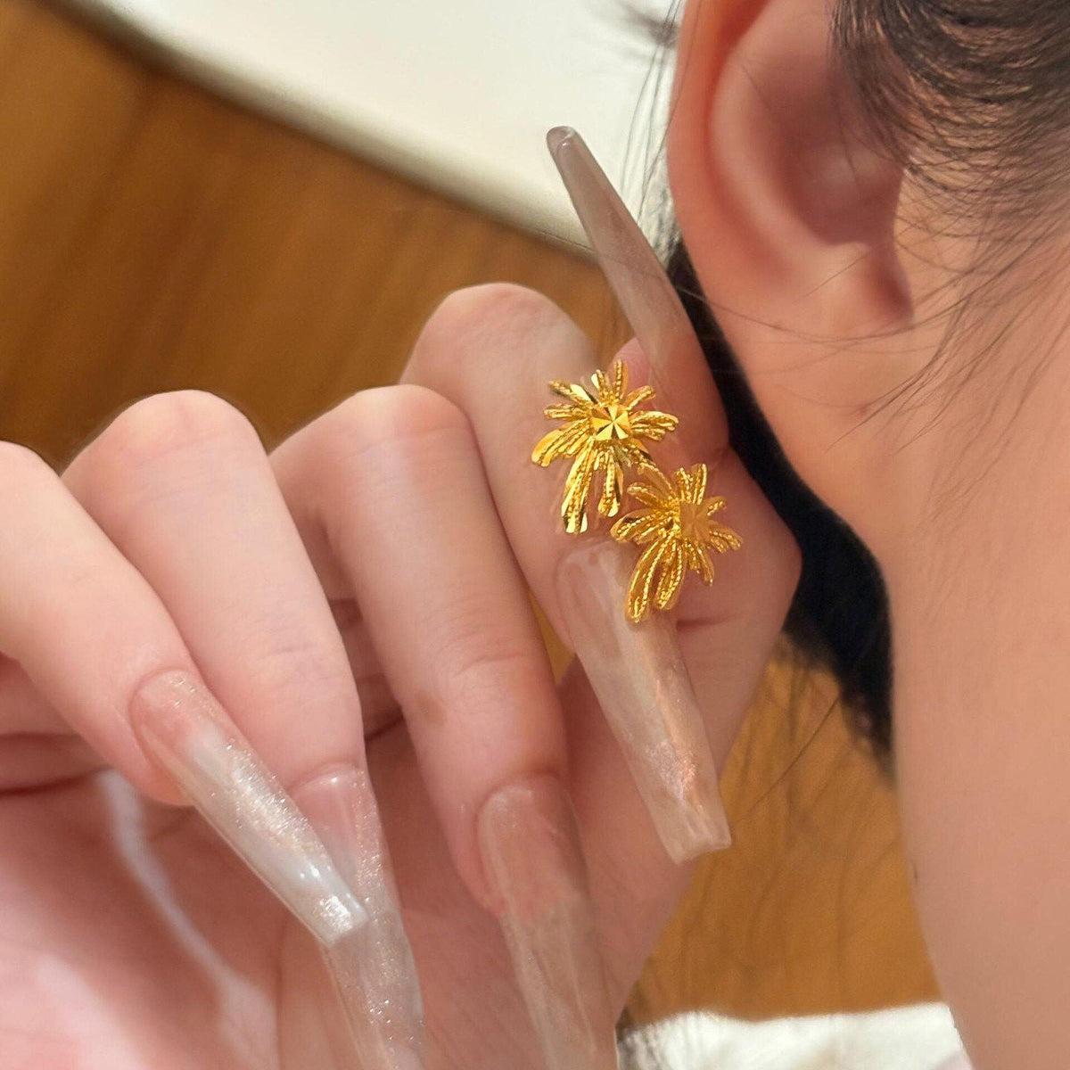Ear Light Luxury Minority High-grade Flash Unique Style Design Sense Stud Earrings