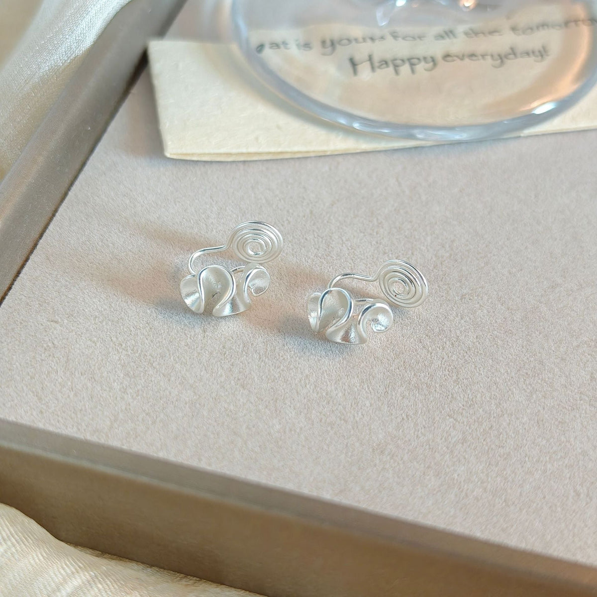 Mosquito Coil Flower Pearl Butterfly Design Light Luxury High-grade Female Ear Clip
