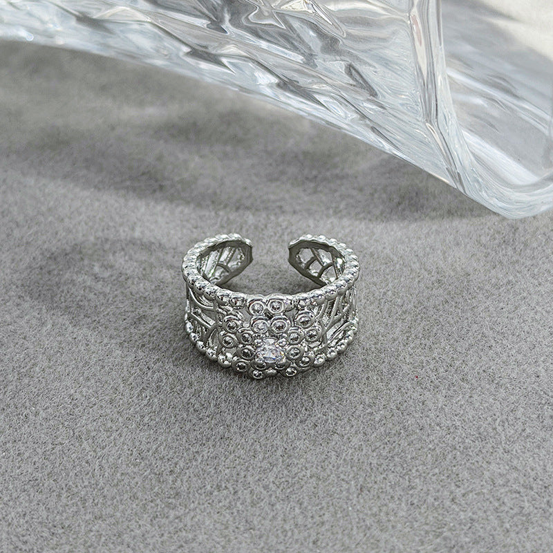 Women's Mild Luxury Retro Delicate Diamond Clover Flower-de-luce Open Niche Twin Rings