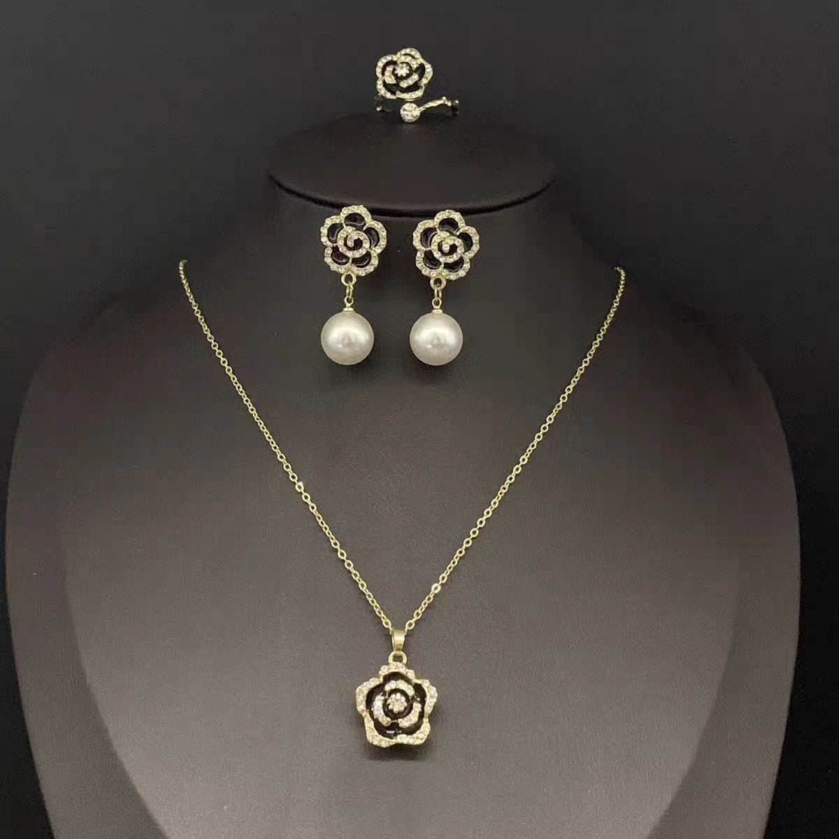 Women's Black Camellia High-grade Light Luxury Minority Rose Clavicle Necklaces