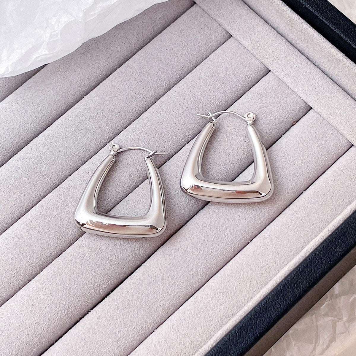Women's Fashion Geometric Gold Titanium Steel Glossy Pot-shaped Rings