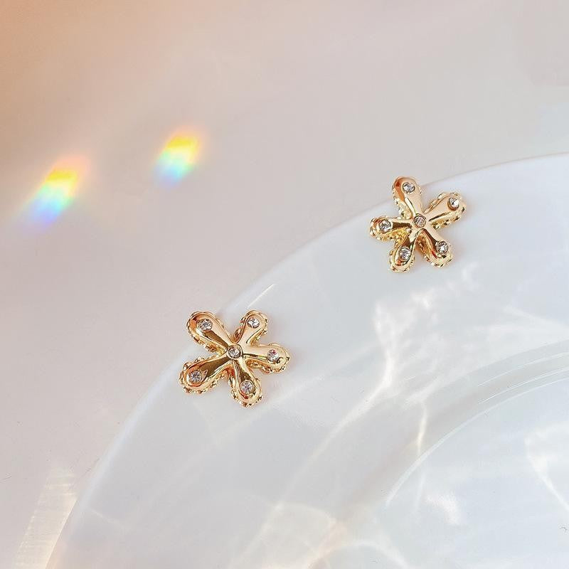 Women's Luxury Camellia Design Drip Glazed Flower Fashionable High-grade Earrings
