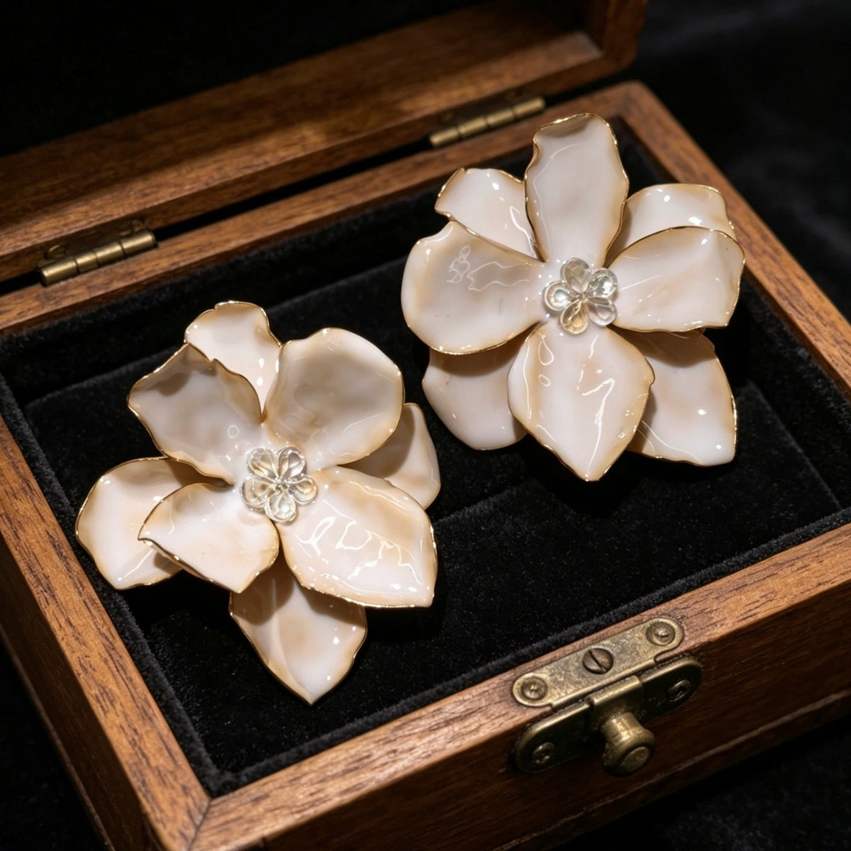 High-key Dignified Three-dimensional Petals Crystal Colorful Flower Earrings