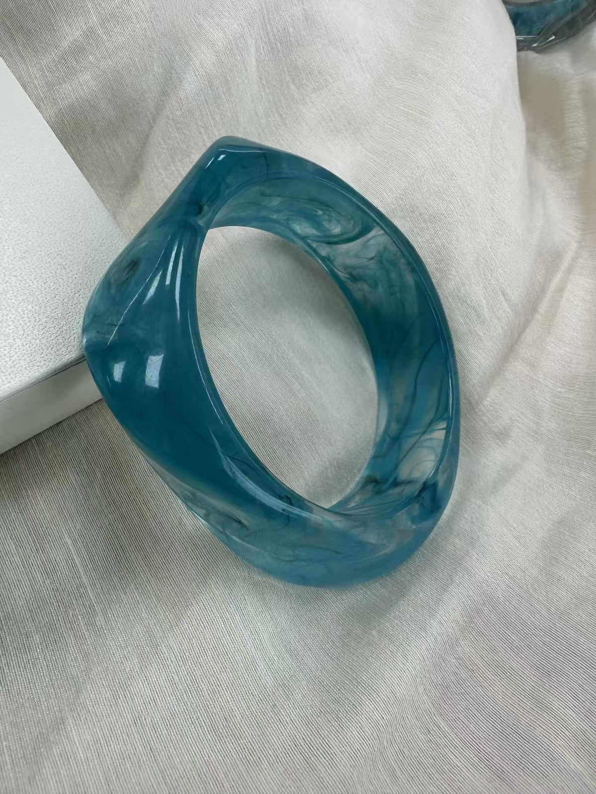 Women's Acetate Niche Irregular Acrylic Wide-brimmed For Design Bracelets